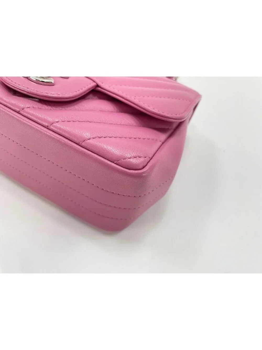 CHANEL brand color